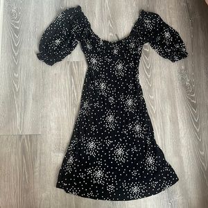 By Anthropologie sweetheart neckline puffed sleeved dress